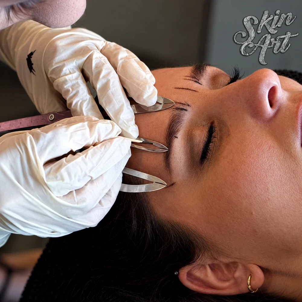 Microblading training: eyebrow technique
